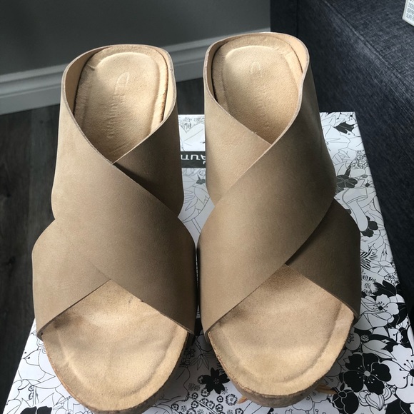 CL by Laundry Shoes - Nude slides